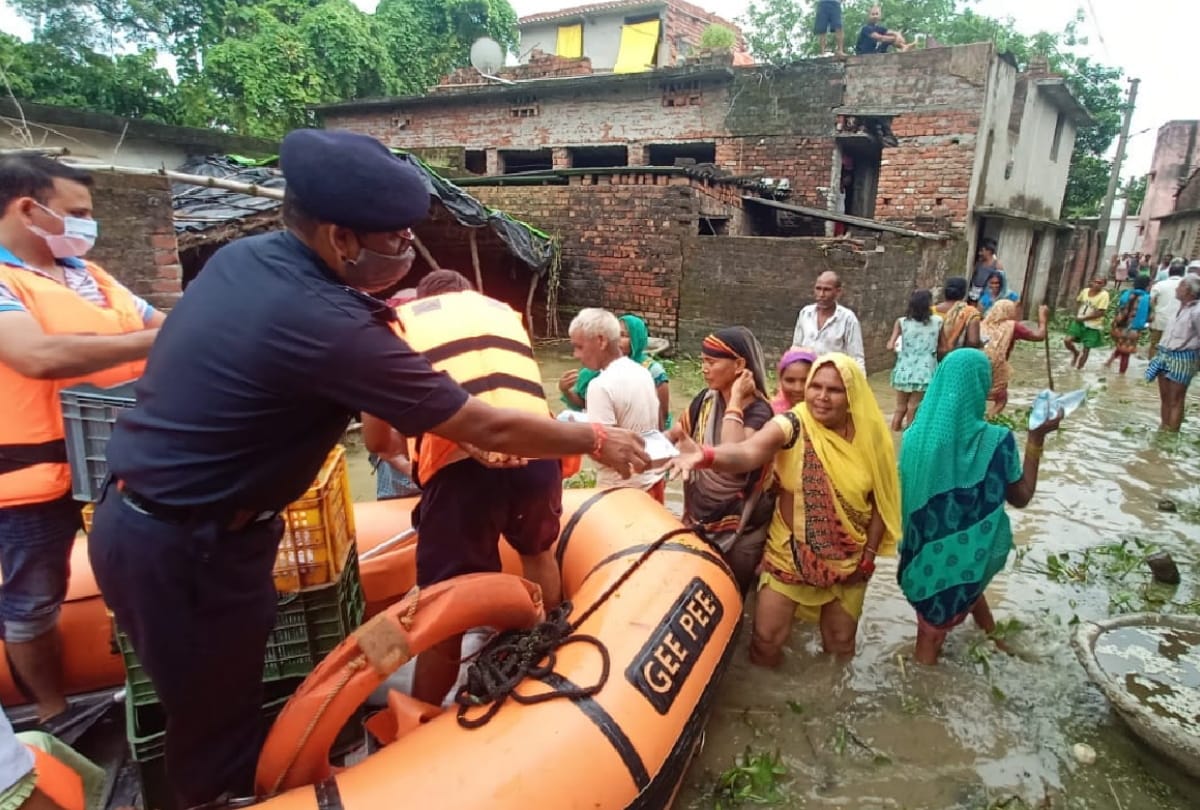 Gorakhpur Flood news danger of erosion increased due to fall in water level of all rivers