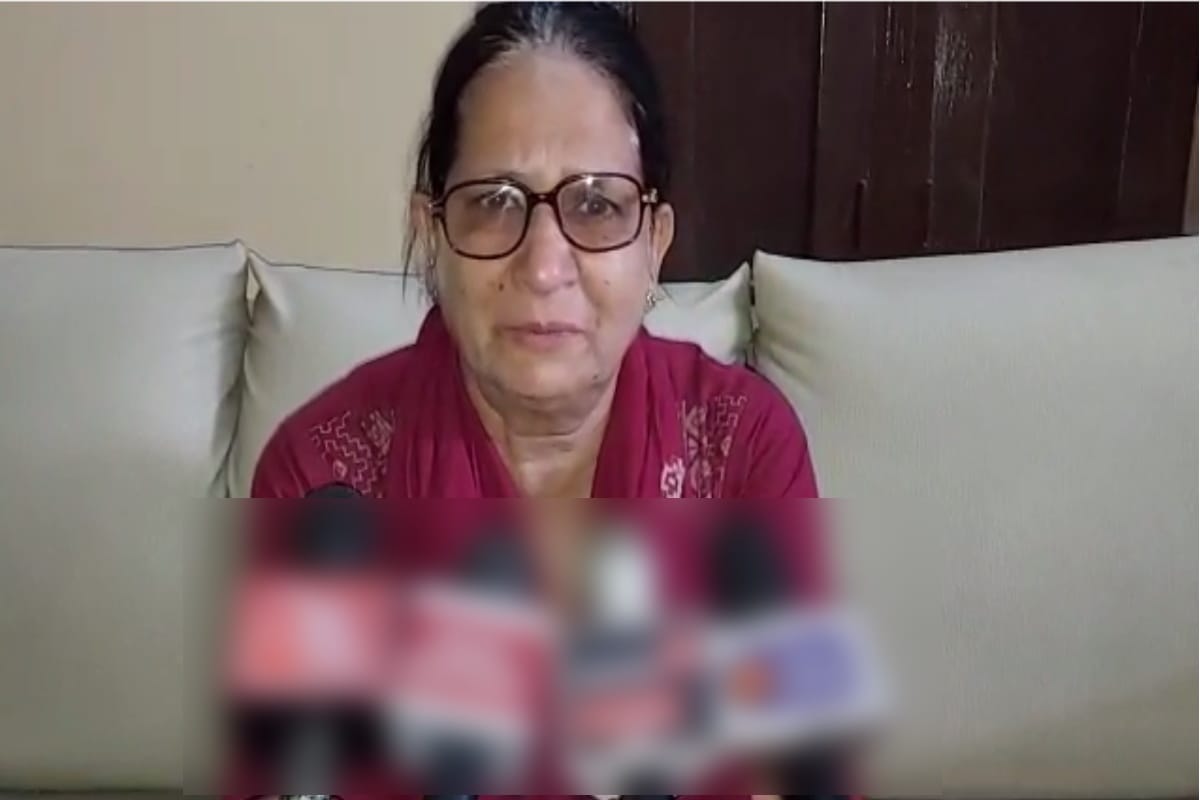 UP Crime News: Dead body of BJP Leader Atmaram Tomar has found on bed in Room his house at Baghpat and see photos