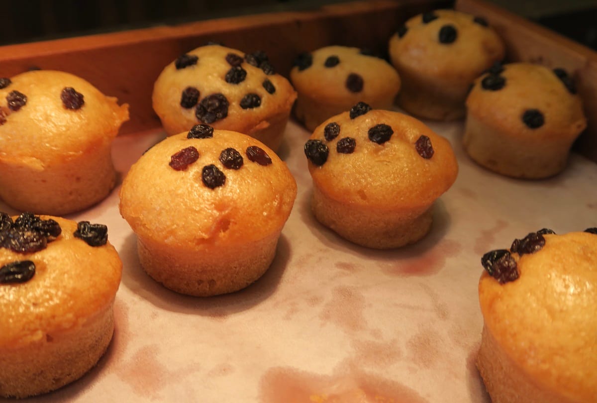 Gulab Jamun Cup Cake Recipe in Hindi Indian Fusion Dessert Easy Recipe