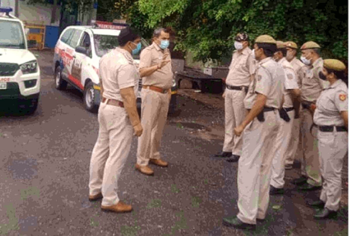 Delhi Tughlaq Road News: Theft at the houses of two Navy officers on Tughlaq Road