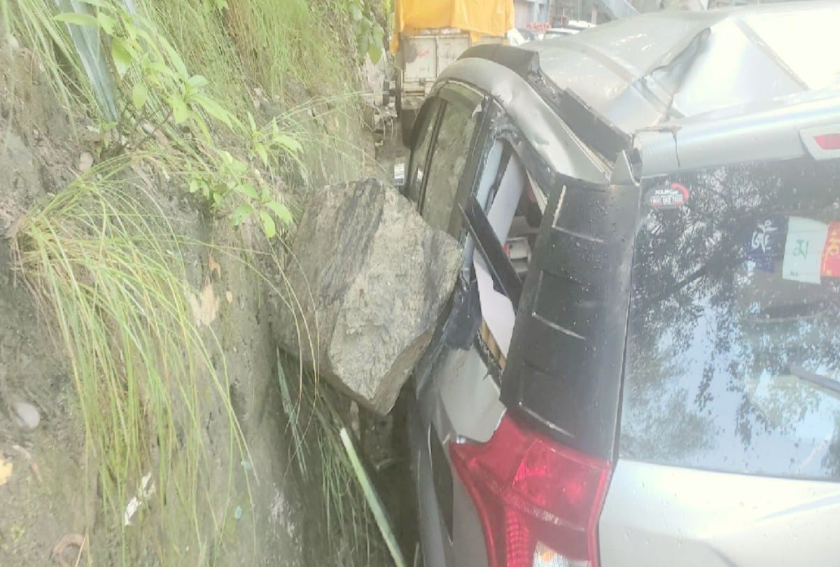 himachal weather update: Highway interrupted due to Heavy rainfall in Rampur, boulders fell on six vehicles, five houses damaged