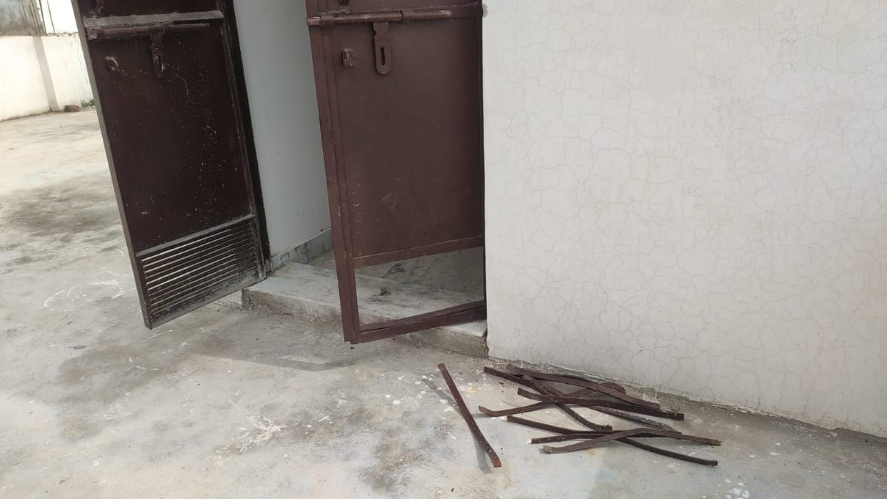 theft in paint shop