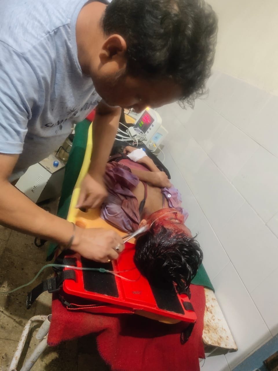 Splashed from the bicycle and fell into the ditch, one died, the other serious