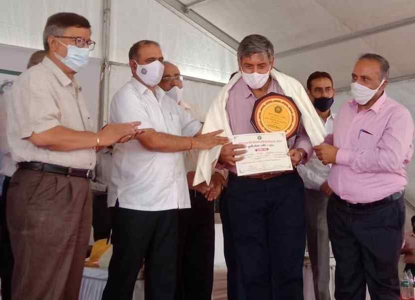Sanjay of Dharuhera got Progressive Farmer Award