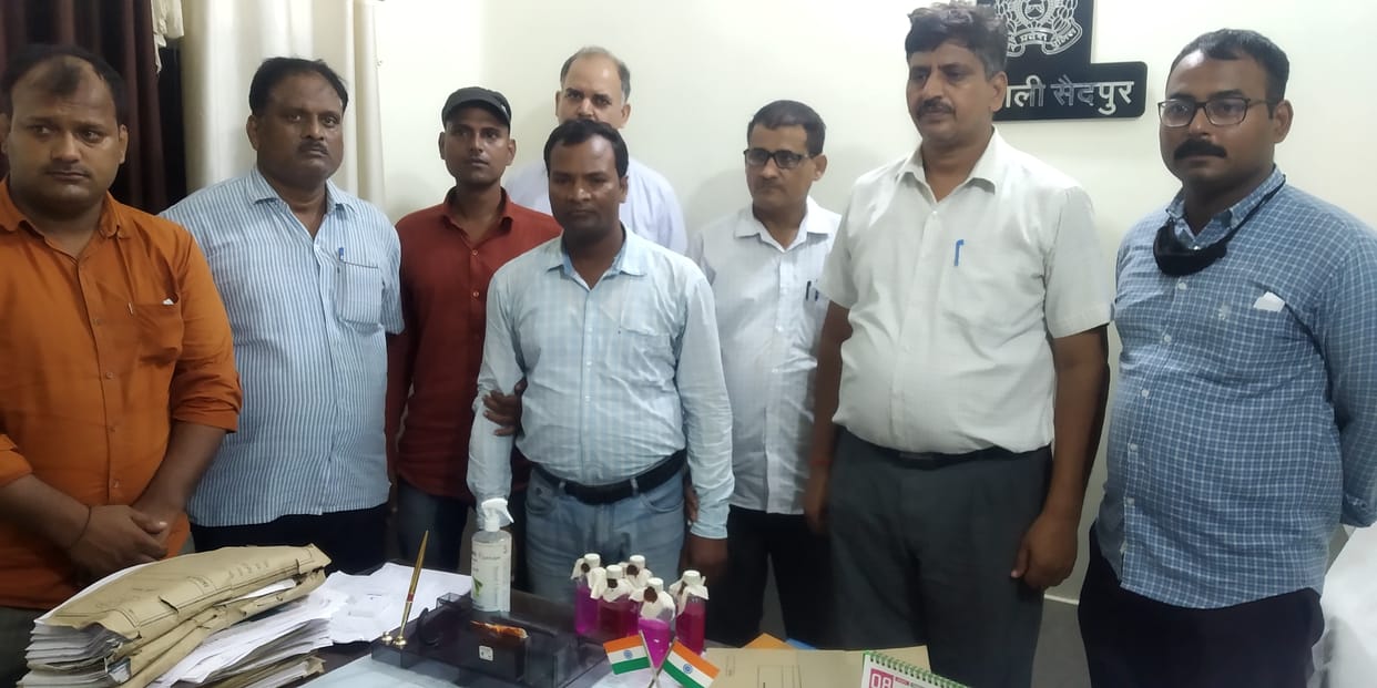 Lekhpal arrested taking bribe of five thousand rupees