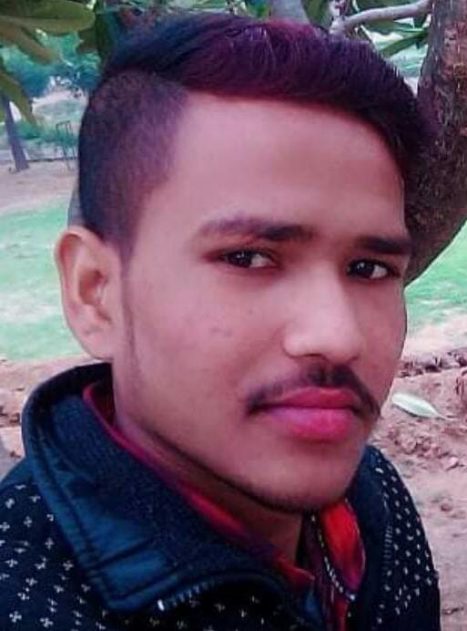The robbers stabbed the salon operator, injured