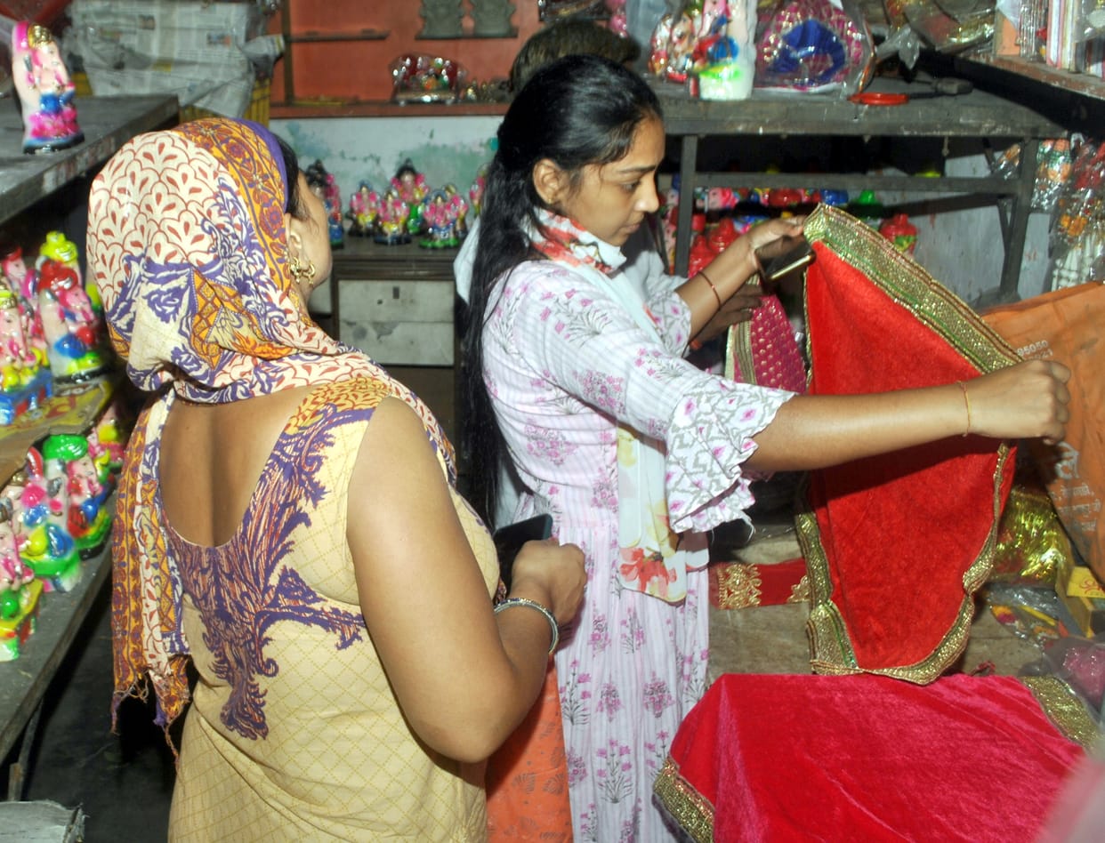 The mind of the devotees who are fascinated by the turbaned Ganpati