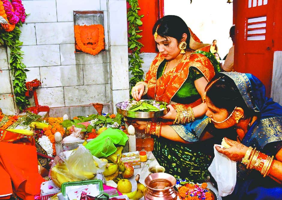 Hartalika Teej 2021 varanasi Festive atmosphere in temples and ghats of kashi see photos