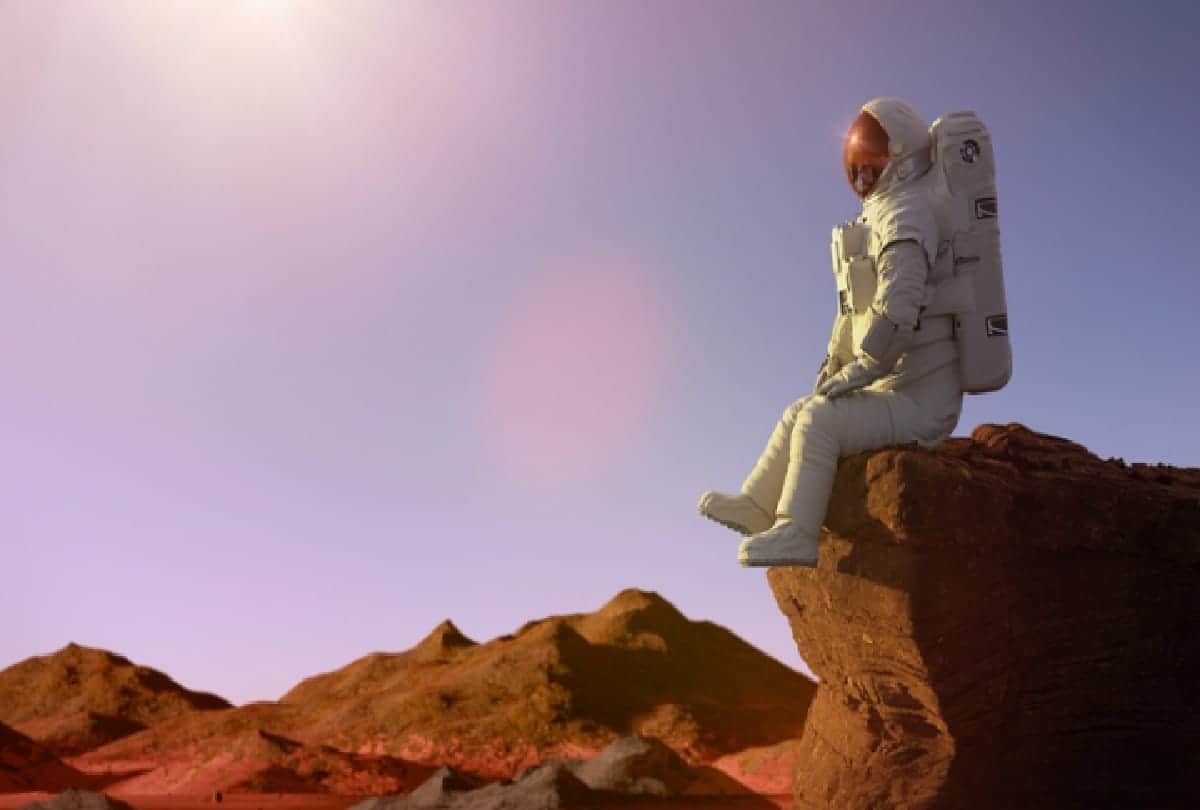 nasa scientists confirm human face and pyramid on mars are real