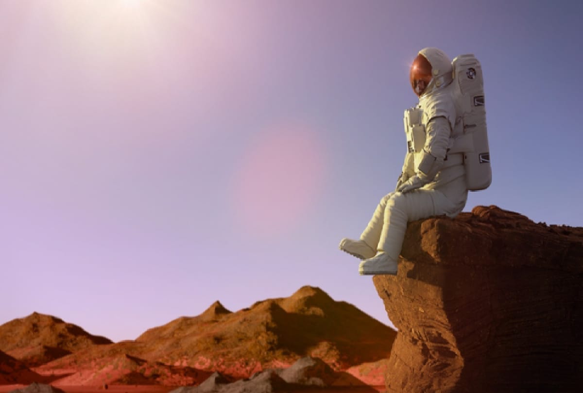 nasa scientists confirm human face and pyramid on mars are real