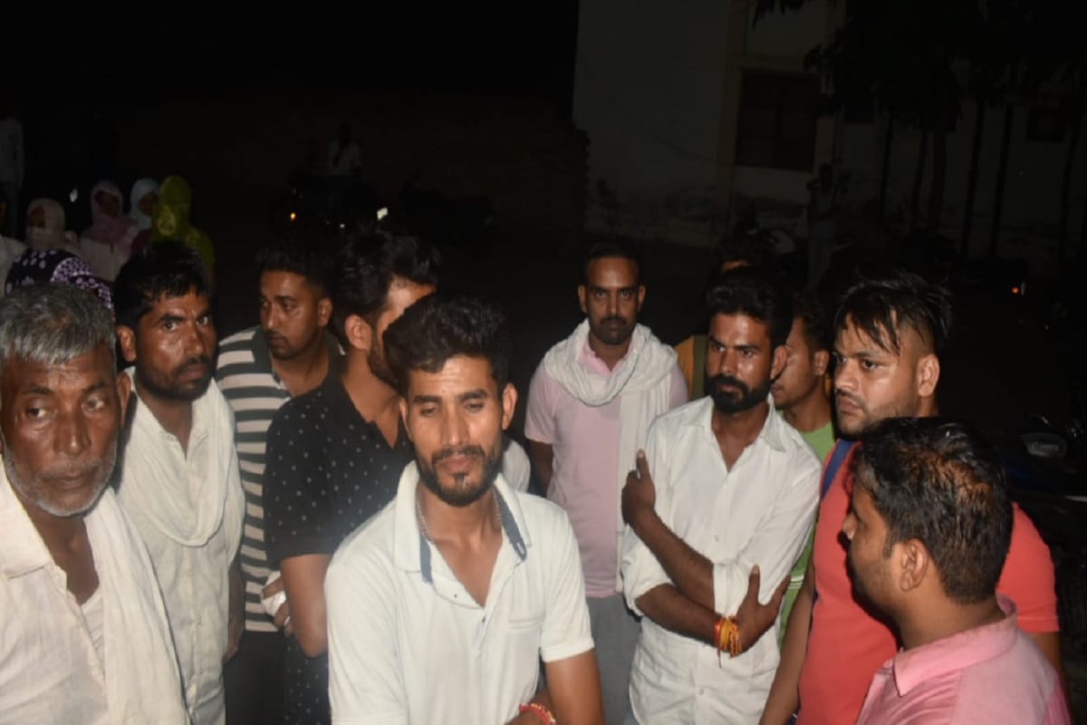 Meerut News: The youth was detained but after that there was a ruckus in the police station