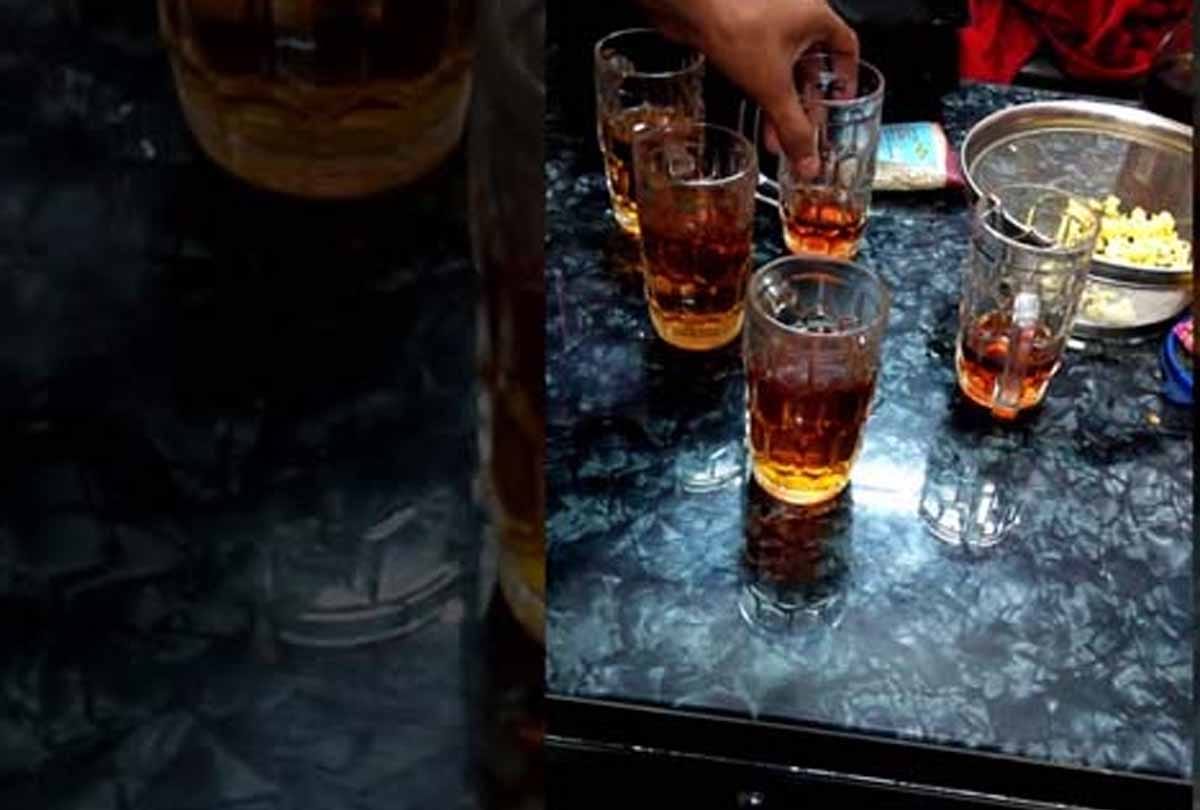 Liquor was supplied, bus ran, 12 passengers breathed halted