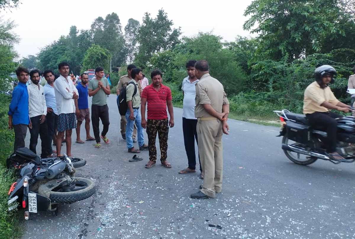 Hardoi: Two killed including bike riding teacher due to bus collision
