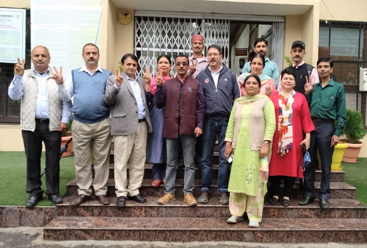 Congress and CPIM Panel win adhikari sangh election in HPU Shimla