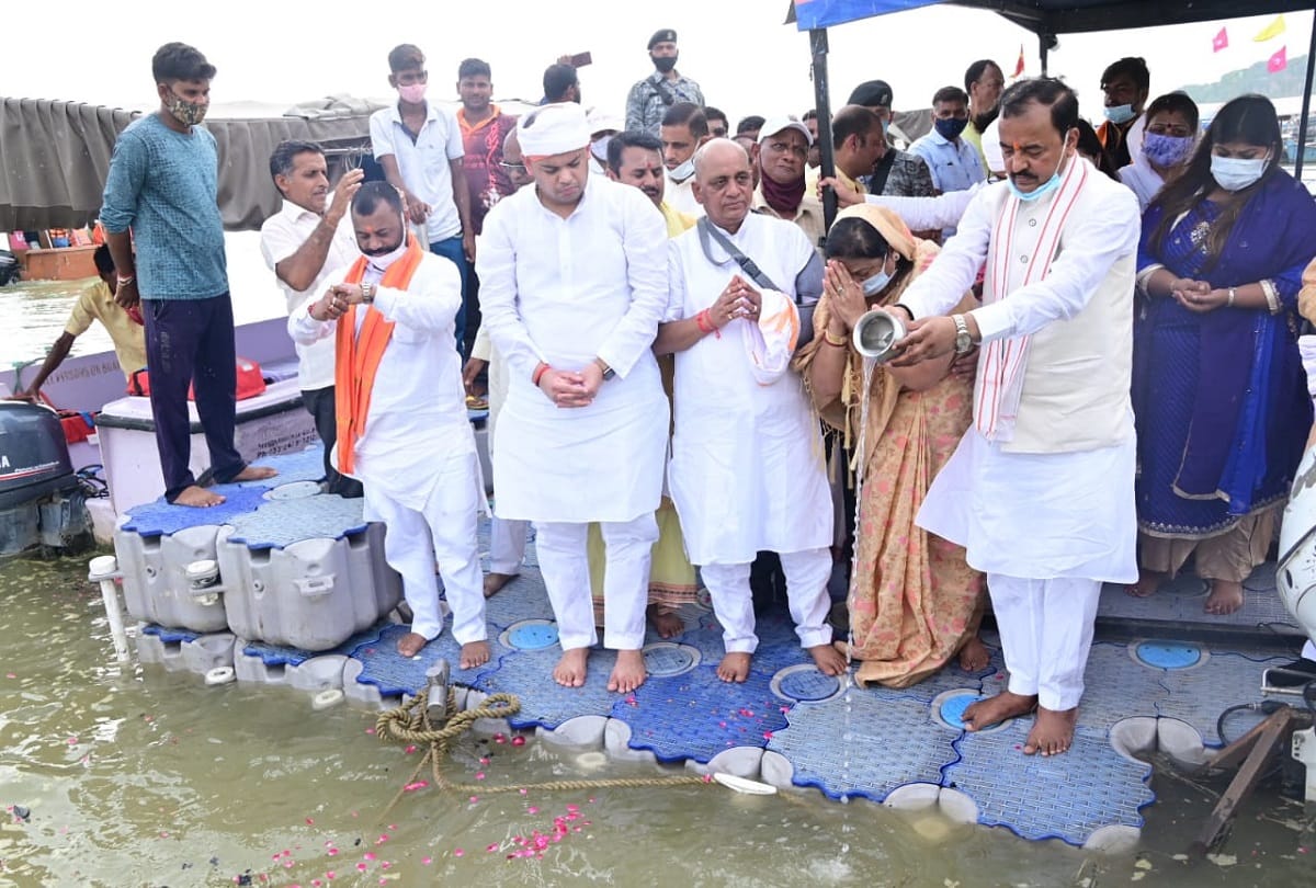 Former Chief Minister Kalyan Singh's bones immersed in Sangam
