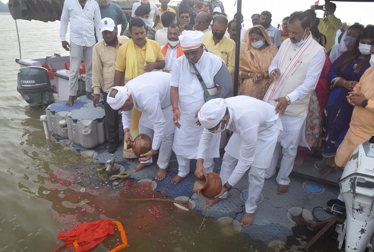 Former Chief Minister Kalyan Singh's bones immersed in Sangam