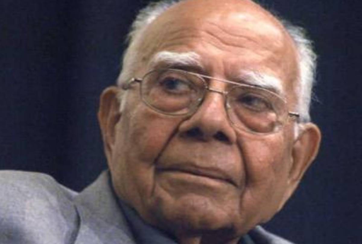 Today celebrity lifestyle Ram Jethmalani became the most expensive and famous lawyer of the country with a fee of Rs one rupees