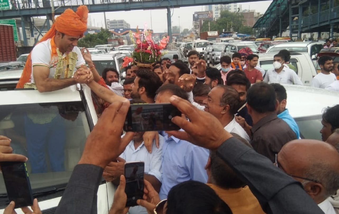 grand welcome olympion manish and singhraj adhana in faridabad
