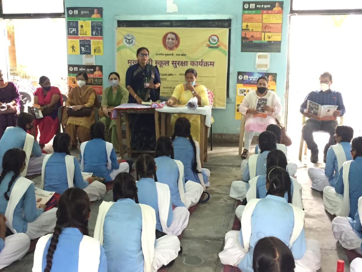 etawah news,Students learned to make stretcher
