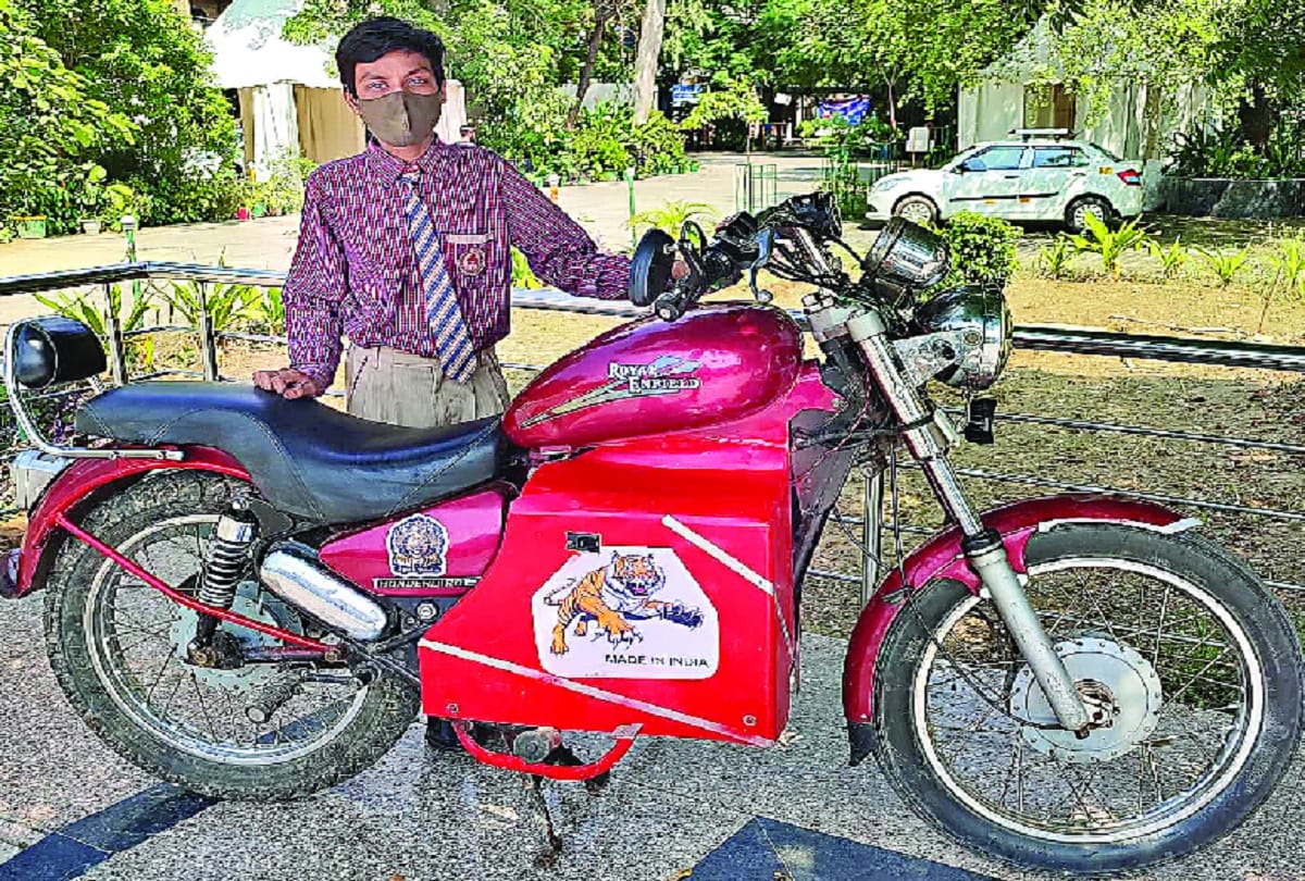 Artifact from junk bullet made cheap ride by a school boy of delhi