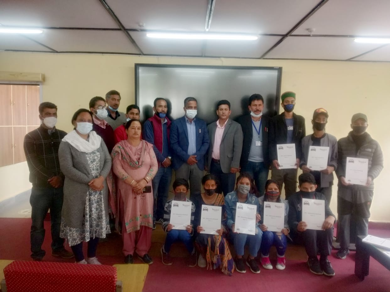 2603 student get free books in kinnaur