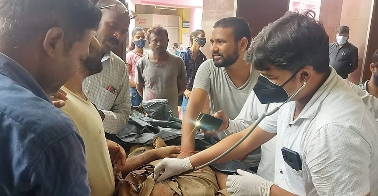 Two RPF jawans died after being hit by a dumper