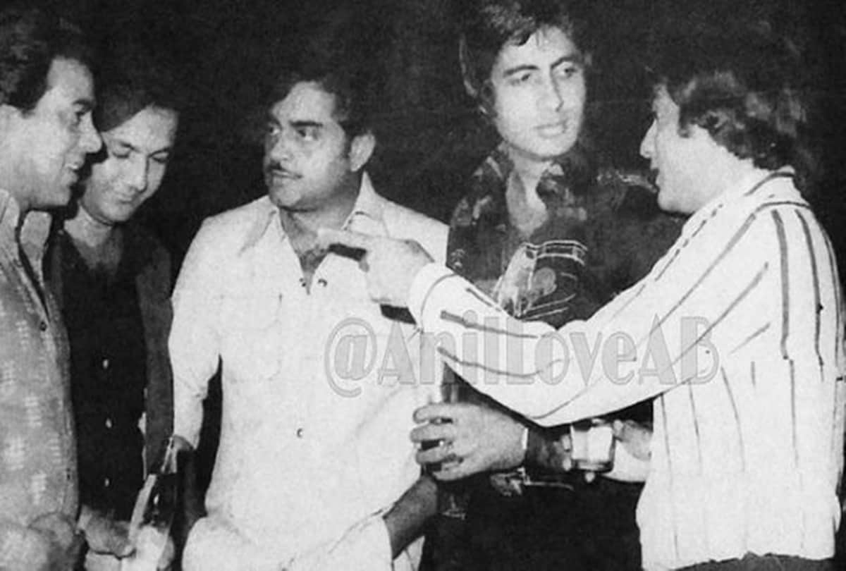 Amitabh bachchan share throwback photo featuring jitendre dharmendra shatrughan sinha prem chopra and himself