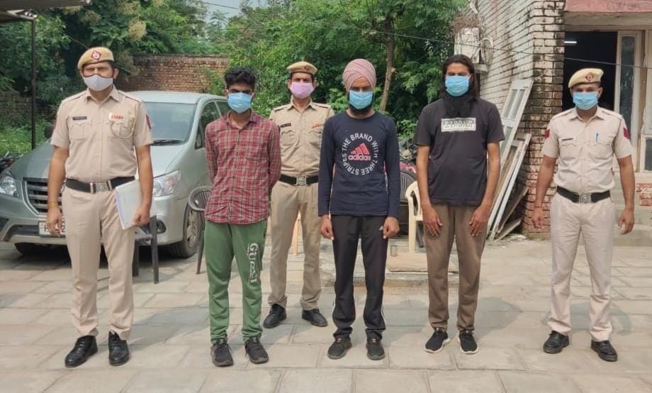 farmer protest camp teekri border  three person arrest with  illegle  wapion
