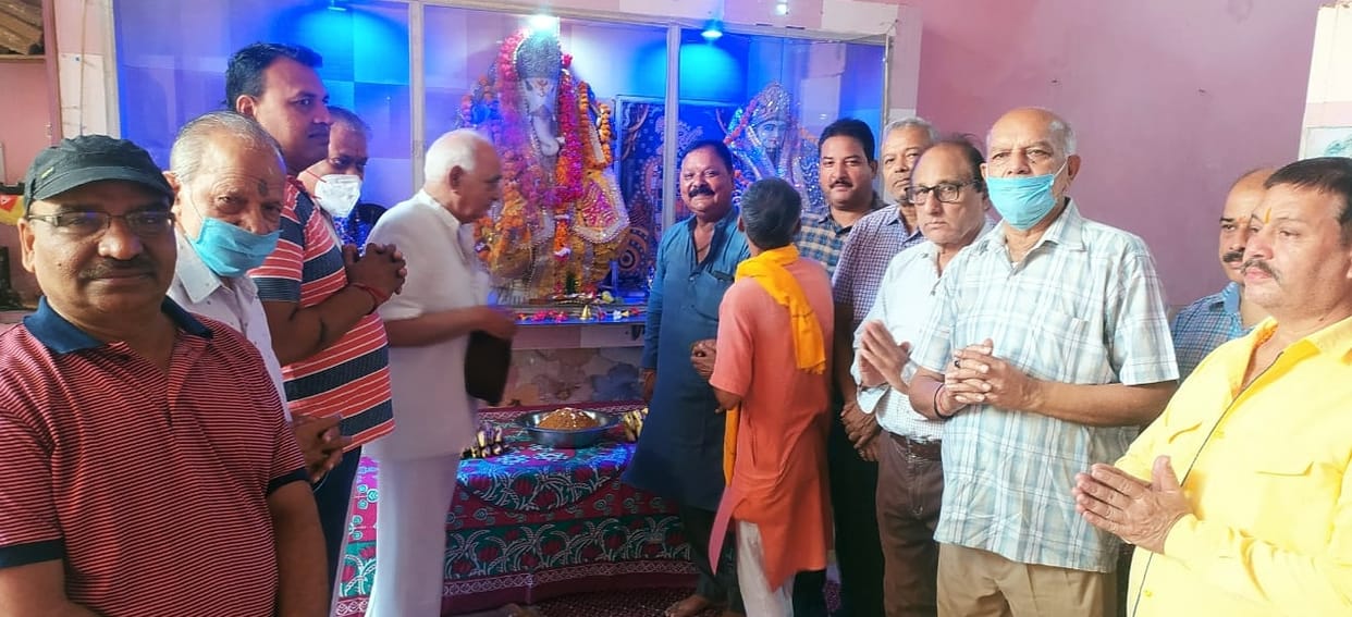 Devotees dance in Radha Raman temple on Shri Ganesh's birth anniversary