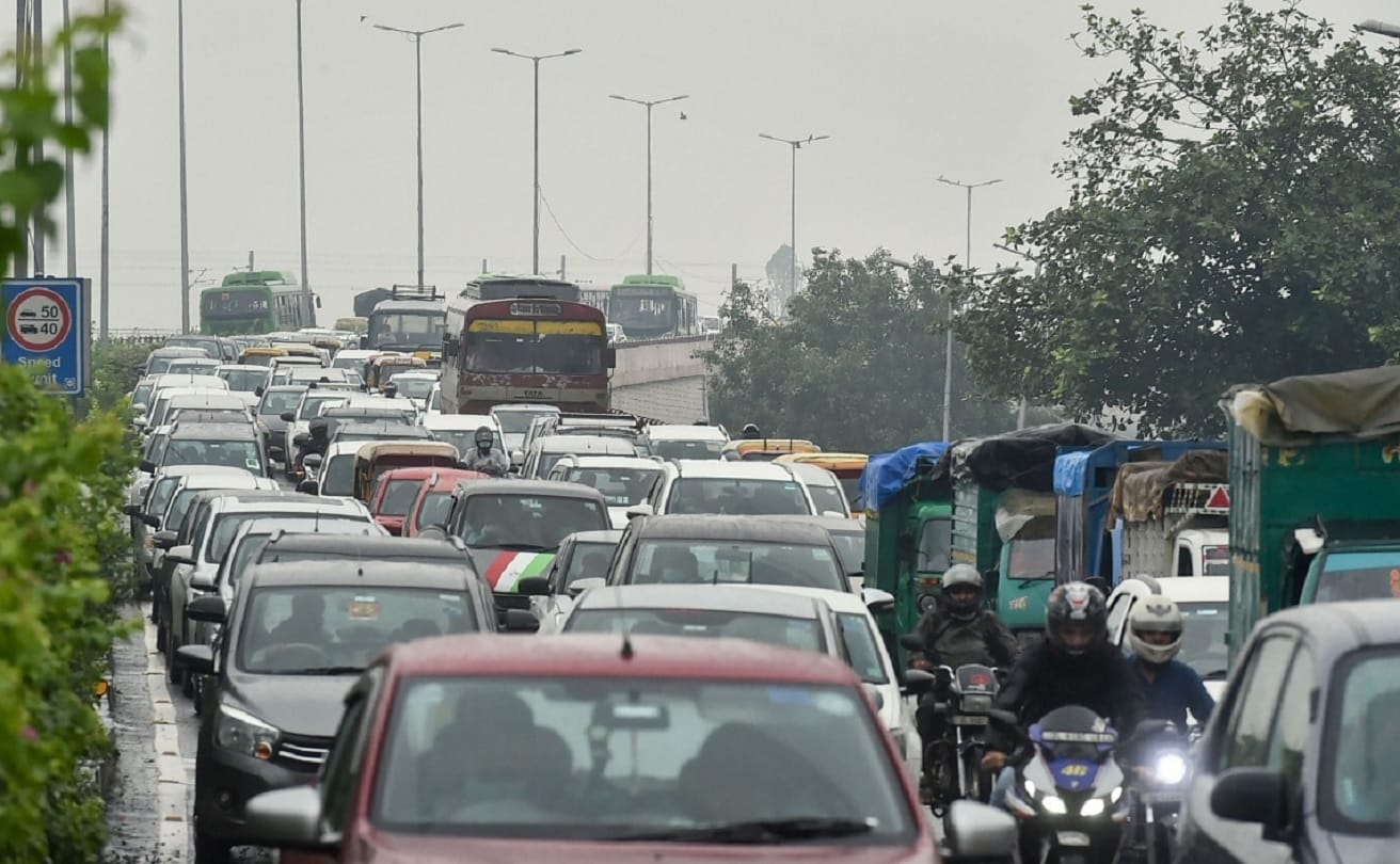 heavy rain fall in delhi-ncr, delhi recorded highest one day rain fall in last 121 years