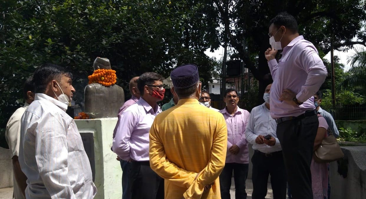 Went on a dharna to lay wreaths, seeing the plight of the park