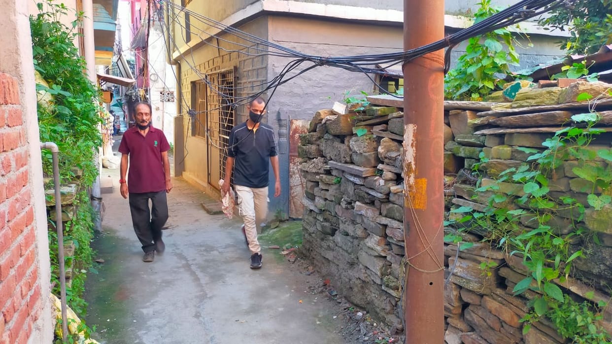 Net of Cables in Almora
