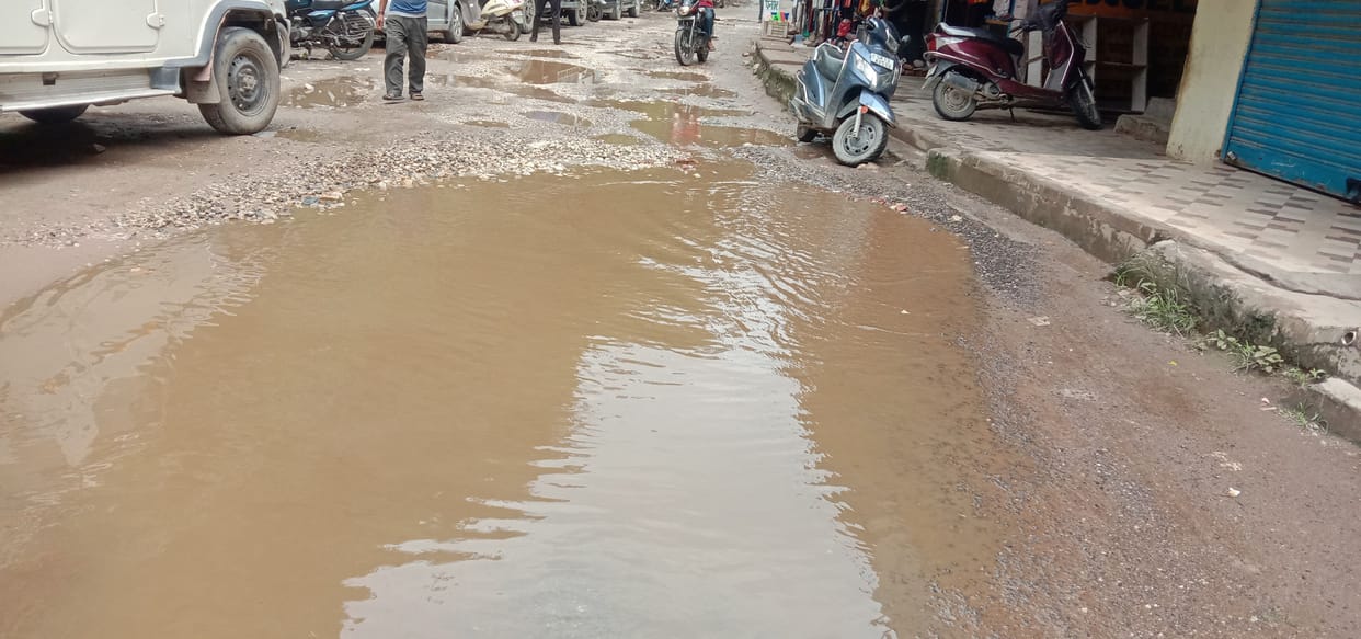 Difficult to walk on the route of the new bus stand