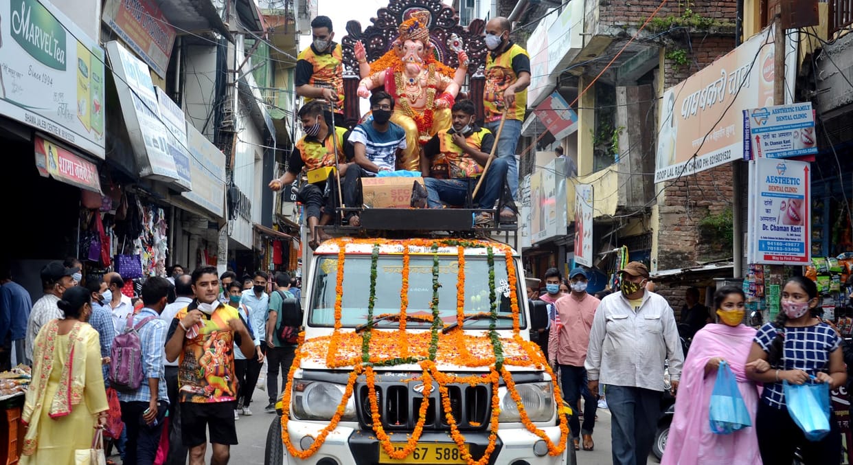 The city immersed in Bhaktiras due to the echo of Ganpati Bappa Maurya