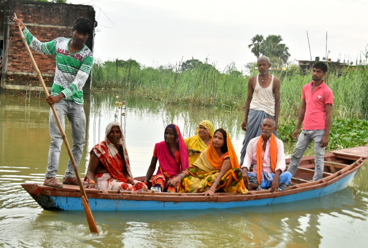 26 villages of gorakhpur flood free due to decrease in water level