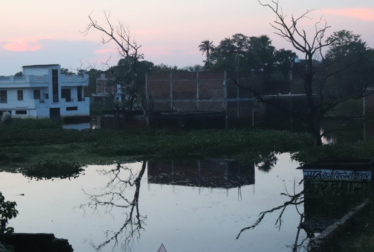 Gorakhpur Flood News: people facing shortage of drinking water