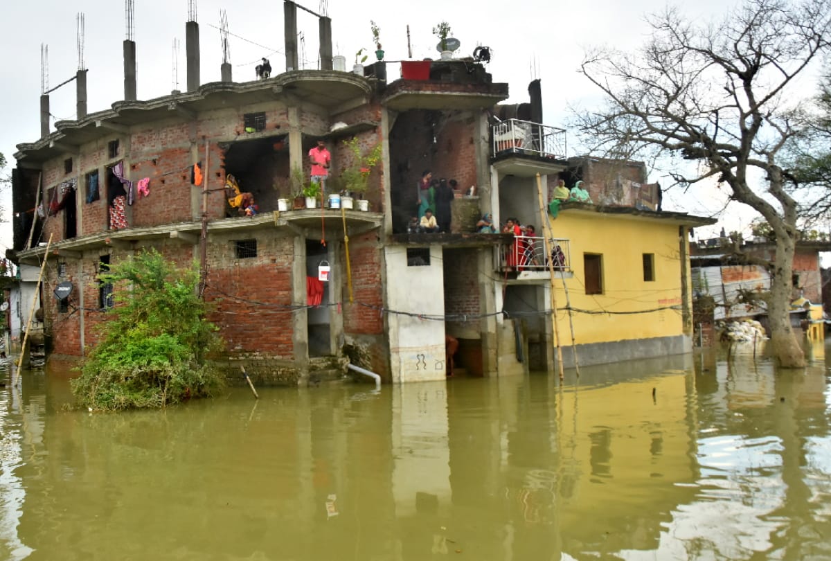 many problems faced village after flood waters descended in gorakhpur