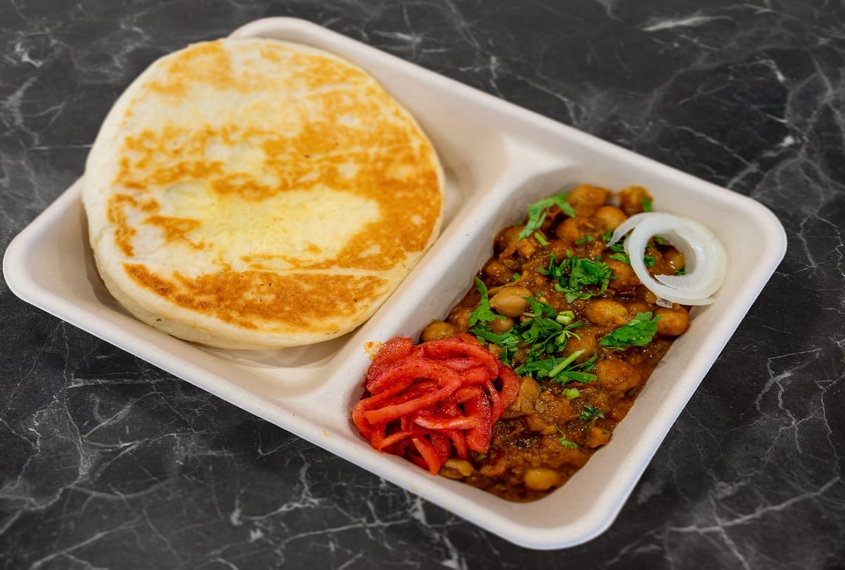 Easy Recipe Of The Day tasty and yummy chole kulche recipe in Hindi