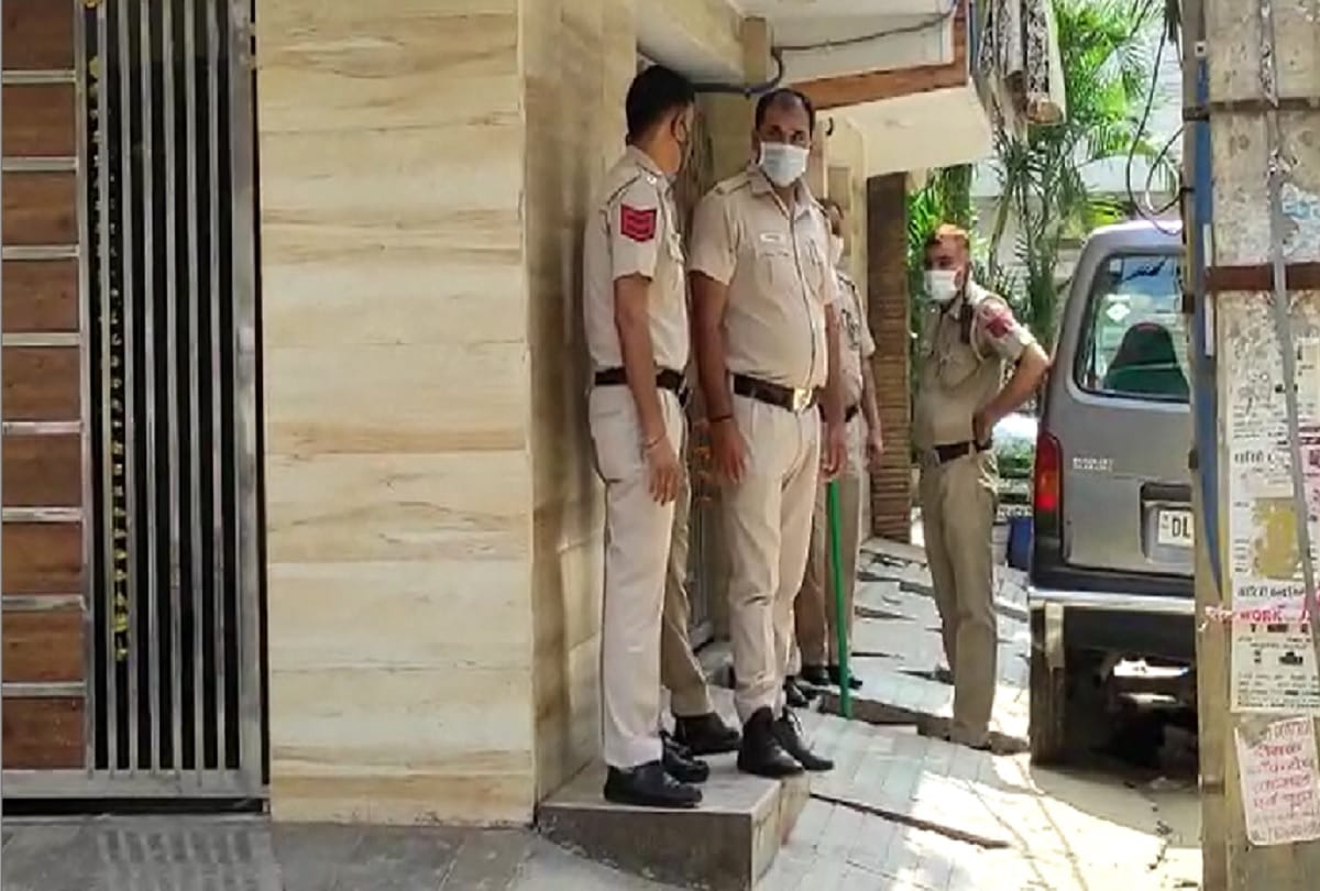 Delhi woman commit suicide before dying she calls last to mother says I have failed read full story