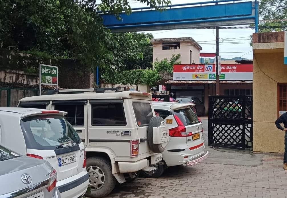 The path of patients stopping random vehicles
