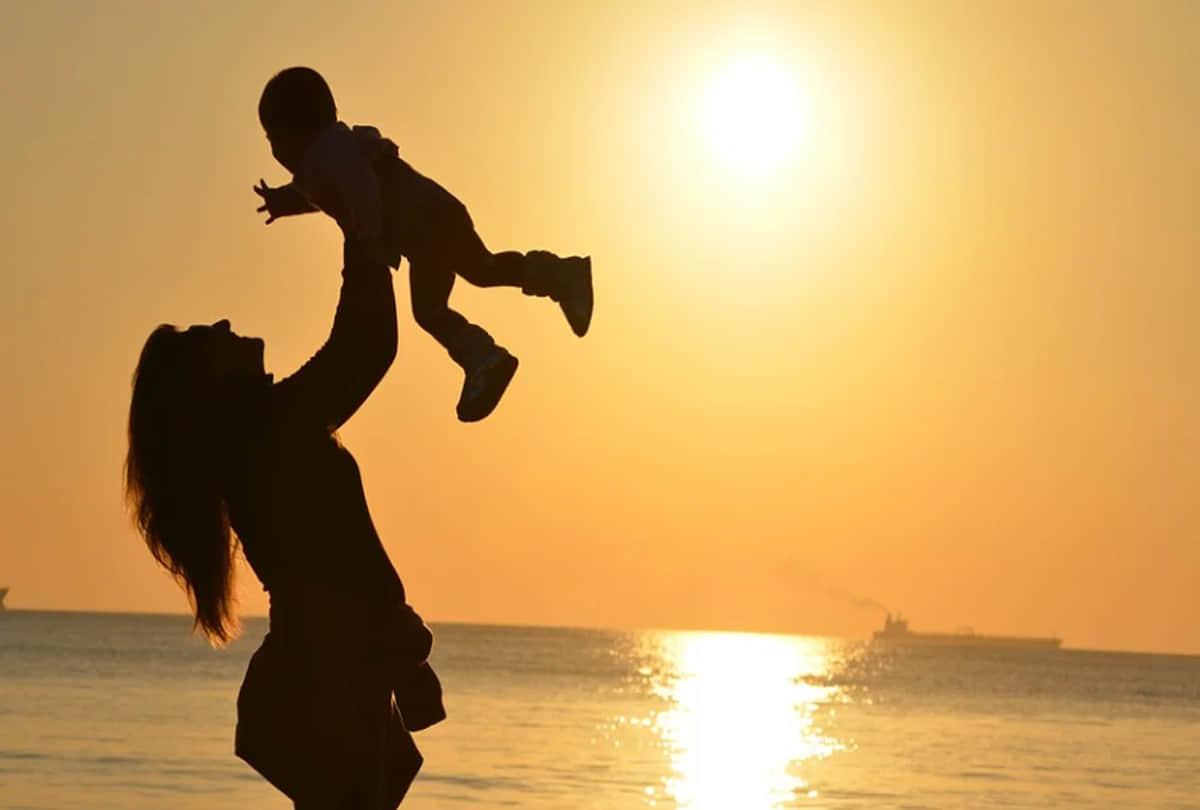 girl sues hospital for 35 crore rupees for baby swap 20 years ago in spain