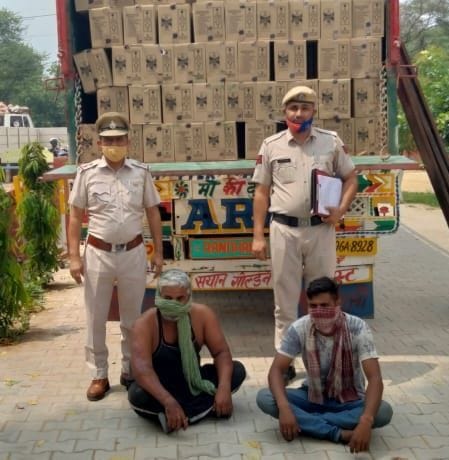 After getting the bucket of Gurugram cut off from Ambala, a truck full of English liquor going to Narnaul was caught, a box recovered