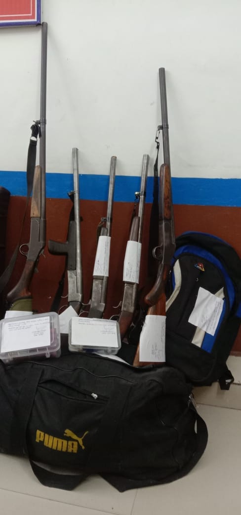 Jhansi: Telangana Express created a stir, five guns and 23 cartridges found in unclaimed bags