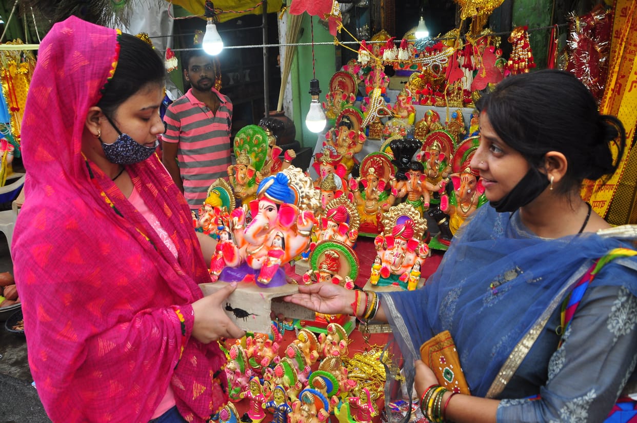 To remove the troubles and tribulations of the devotees, Vighbhabhanharta Ganesha from house to house