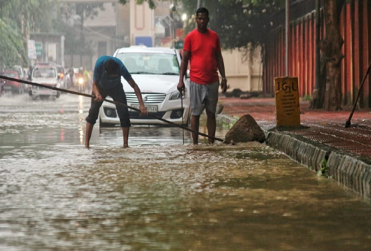 heavy rain fall in delhi-ncr, delhi recorded highest one day rain fall in last 121 years