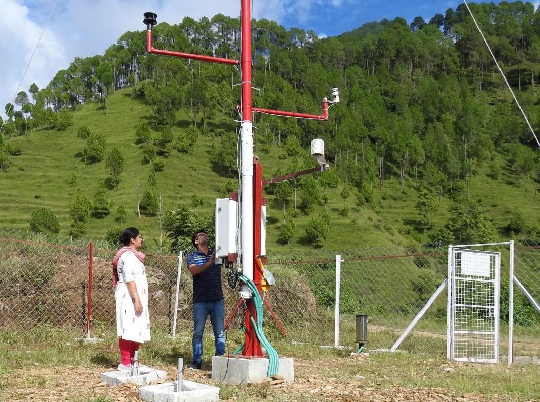 Automatic weather station started in Krishi Vigyan Kendra Gaina
