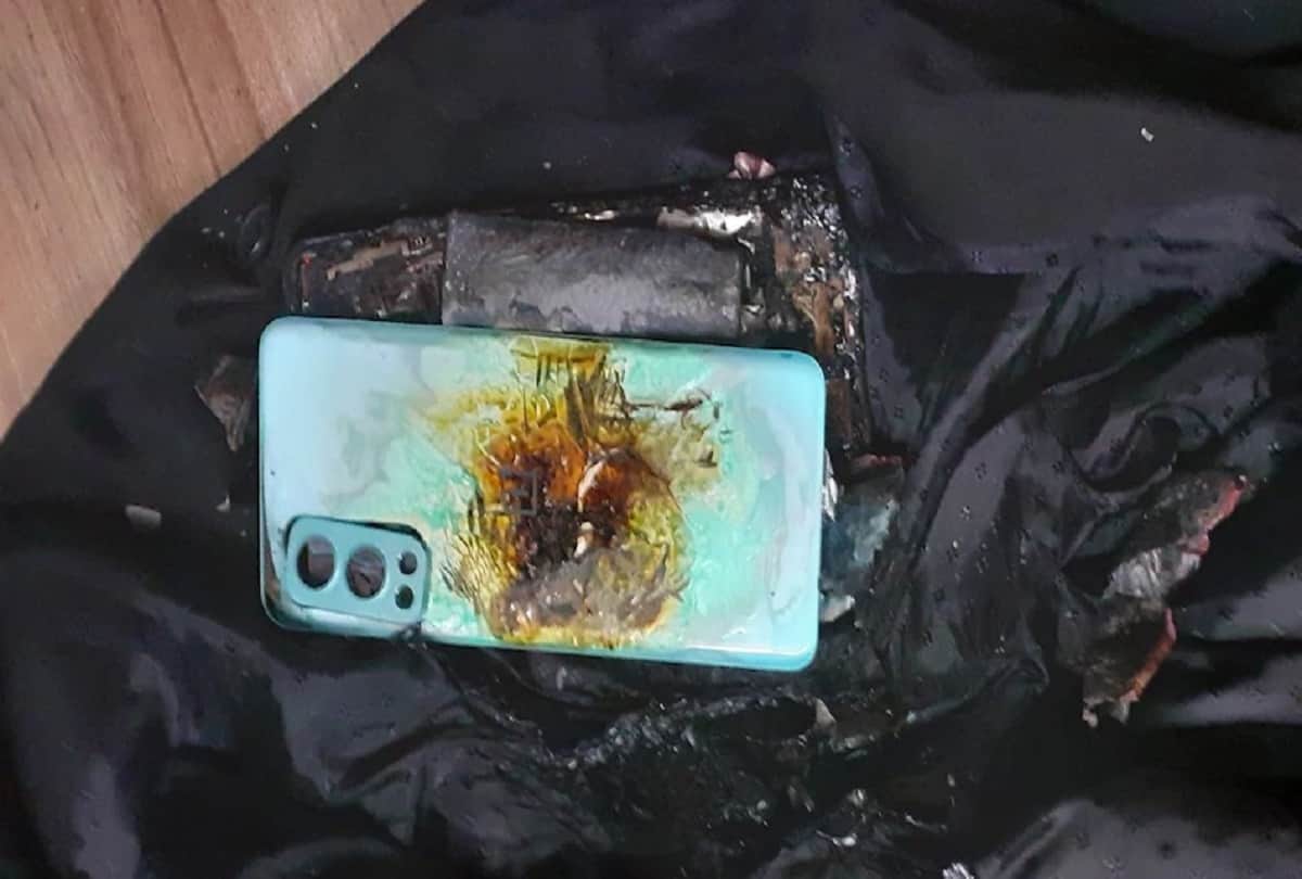 OnePlus Nord 2 warp charger blasted with a huge sound and it blew up the socket