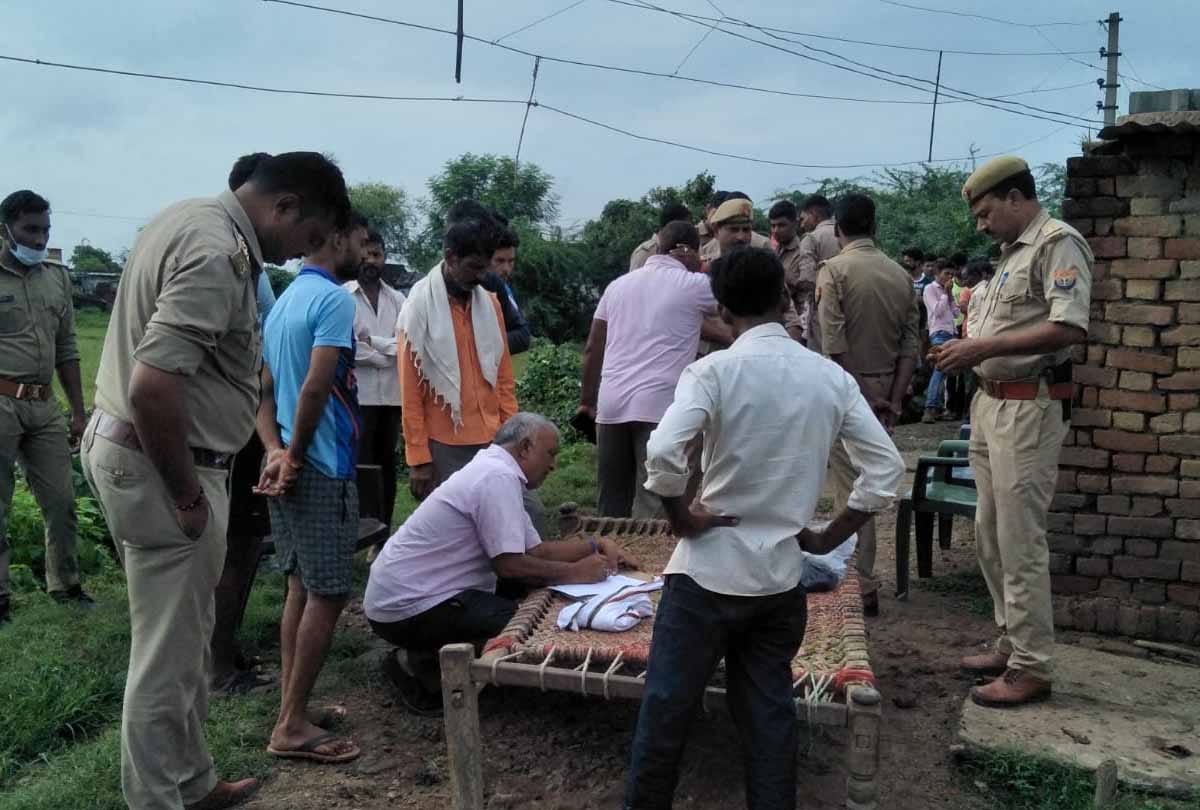 Jalaun: son of ex villgae head sleeping outside  house was shot dead