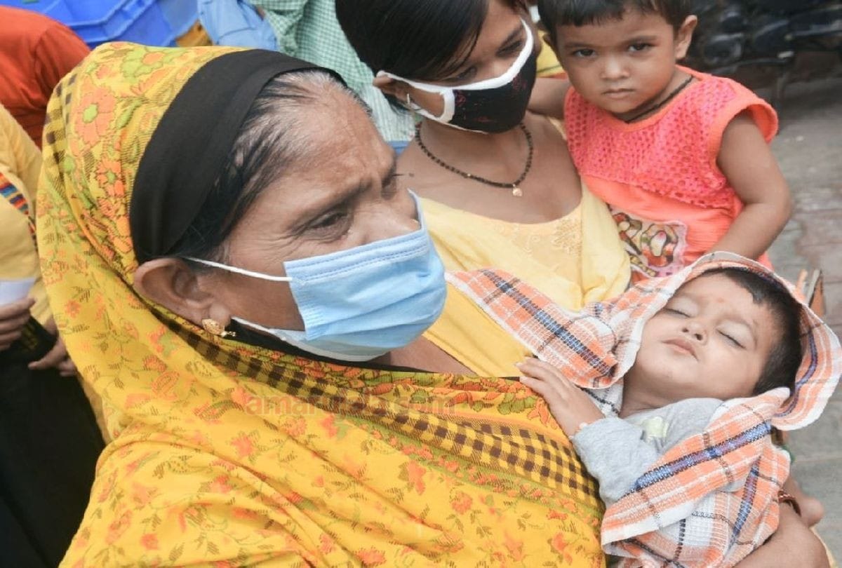 Firozabad Dengue News: sick children not getting treatment in government hospitals firozabad