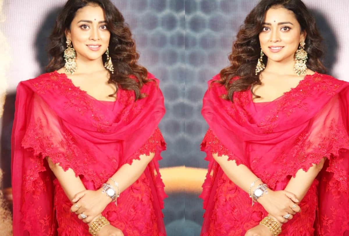 Fashion Tips From South Indian Actress shriya saran Traditional Look